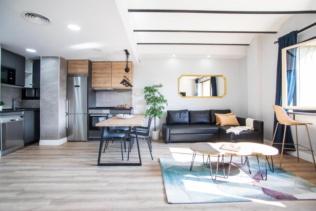 Tendency Apartments 5 Barcelona Bagian luar foto