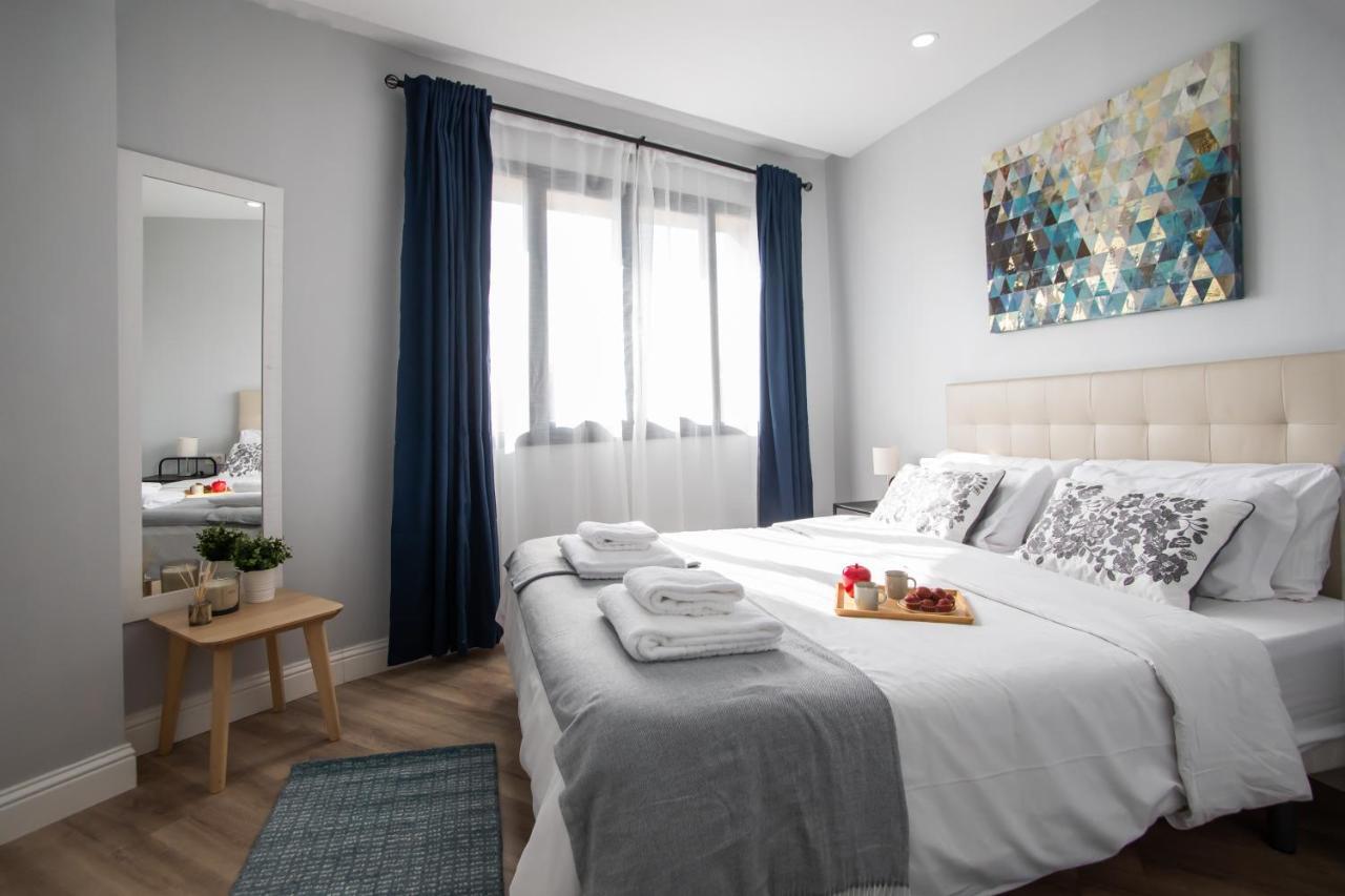 Tendency Apartments 5 Barcelona Bagian luar foto