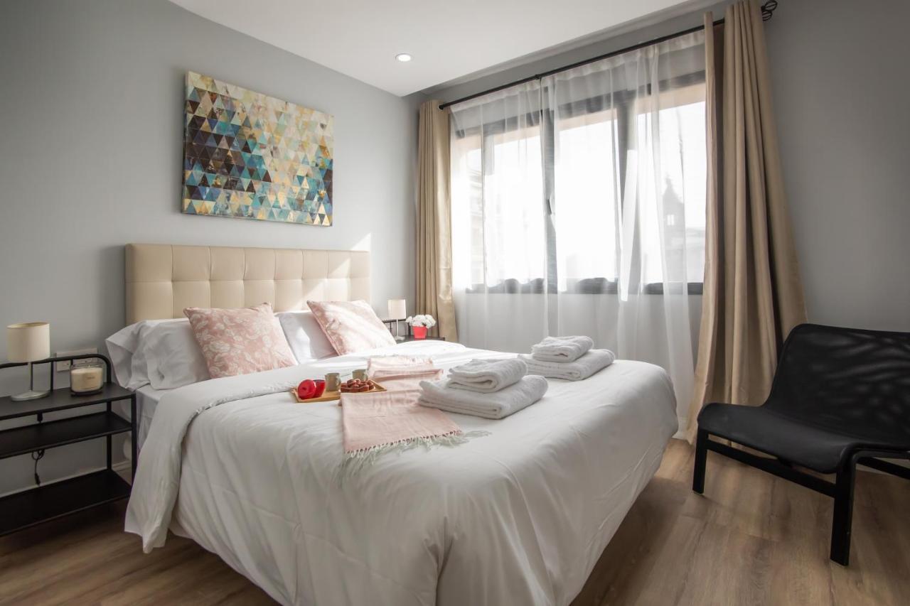 Tendency Apartments 5 Barcelona Bagian luar foto