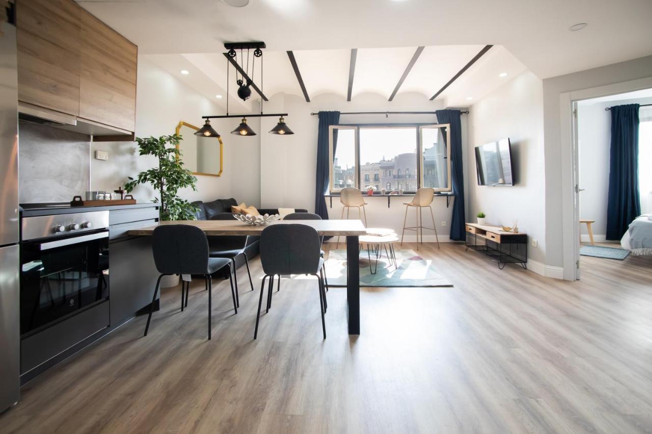 Tendency Apartments 5 Barcelona Bagian luar foto