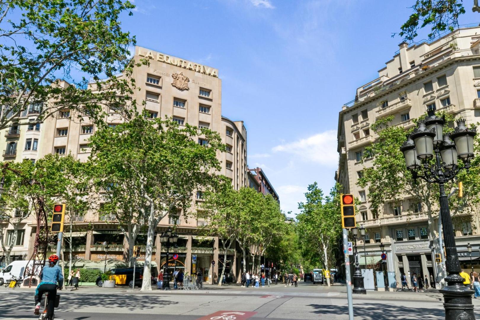 Tendency Apartments 5 Barcelona Bagian luar foto