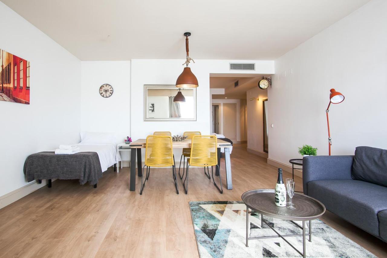 Tendency Apartments 5 Barcelona Bagian luar foto