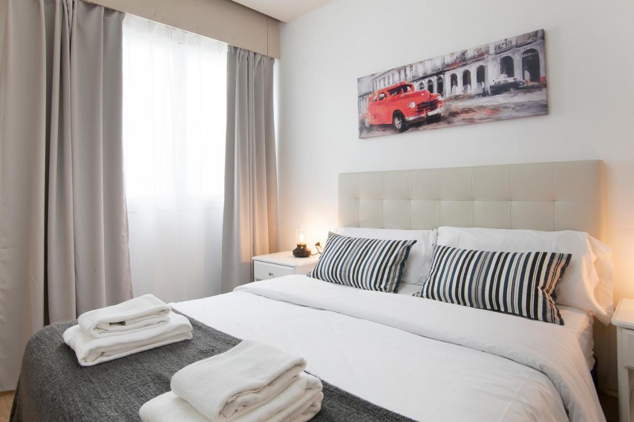 Tendency Apartments 5 Barcelona Bagian luar foto